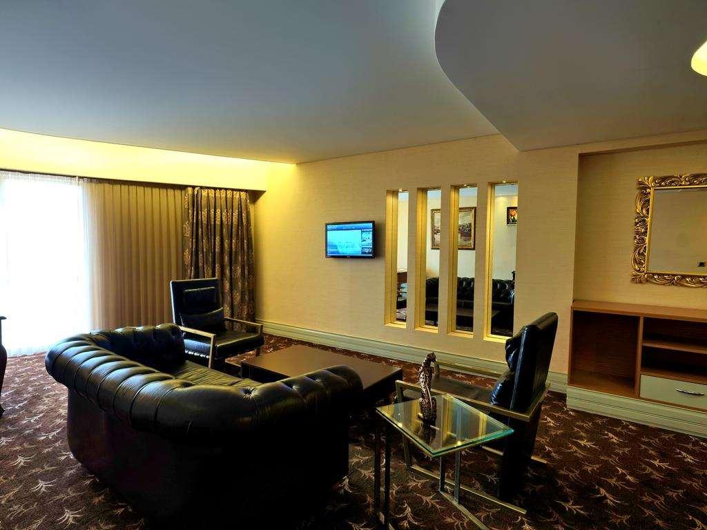 โรงแรมอิสตันบูล โกเนน ภายนอก รูปภาพ A suite at the hotel