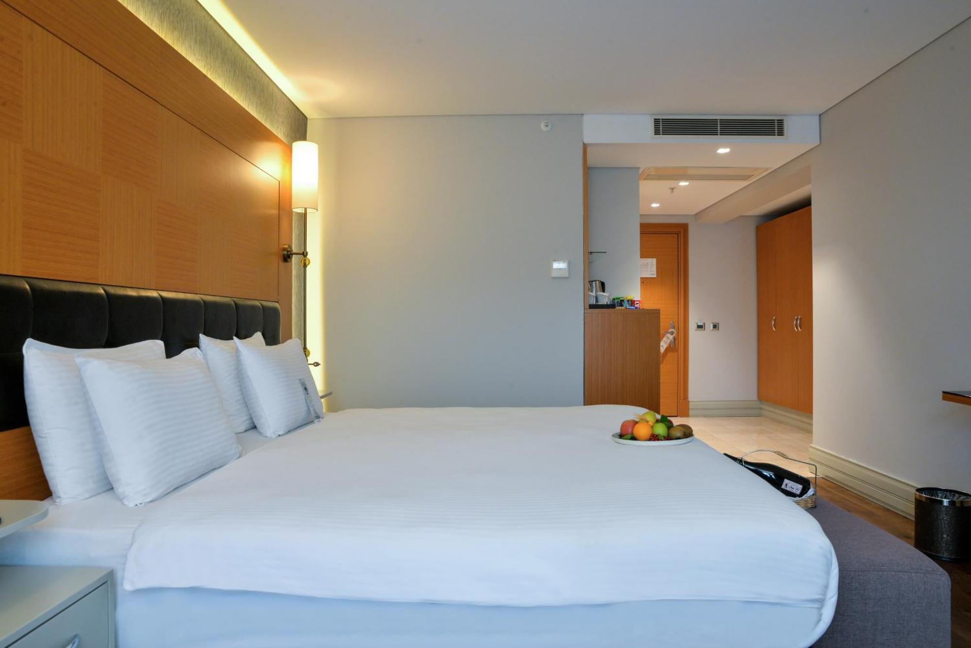 โรงแรมอิสตันบูล โกเนน ภายนอก รูปภาพ A room at the hotel