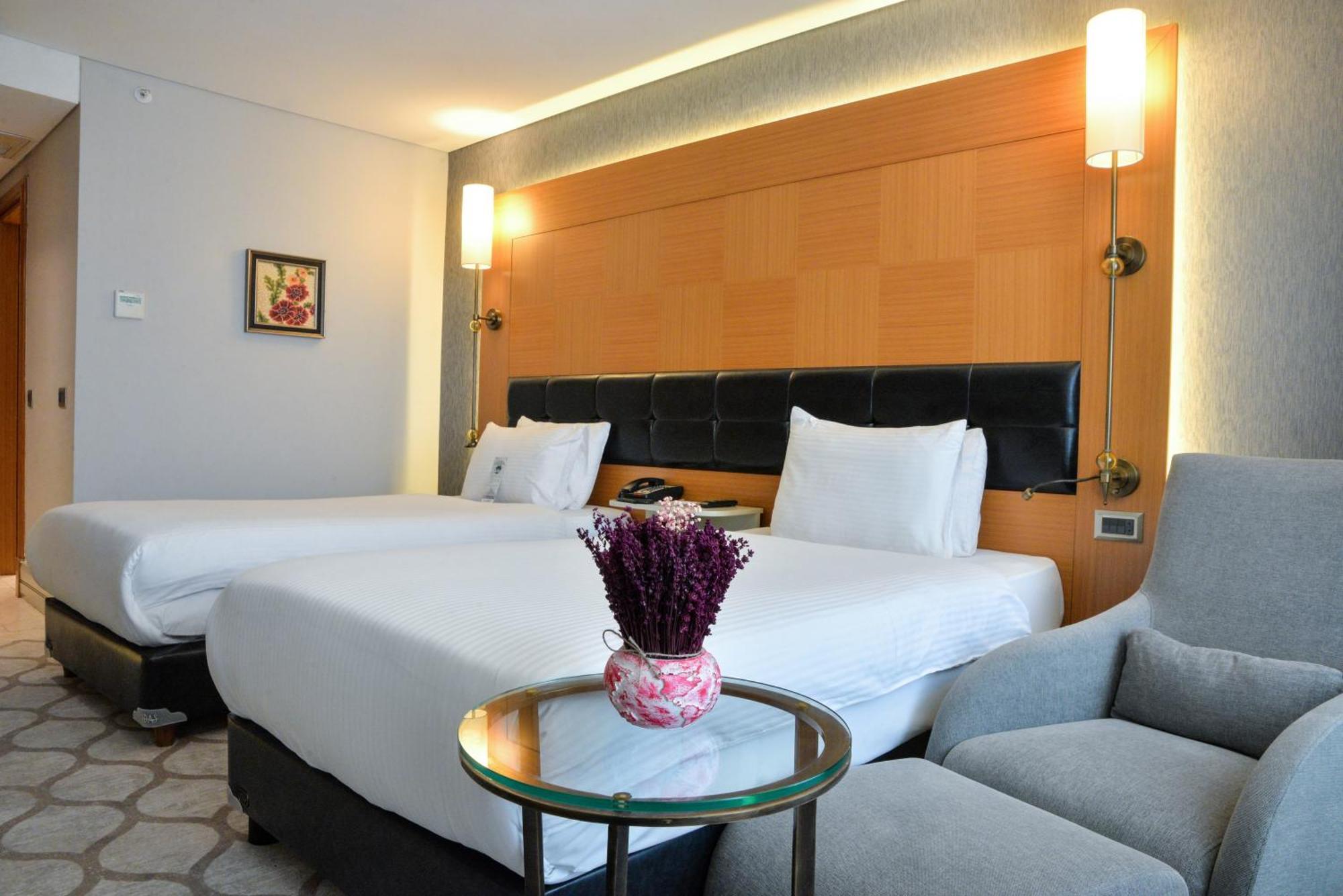 โรงแรมอิสตันบูล โกเนน ภายนอก รูปภาพ A room at the hotel