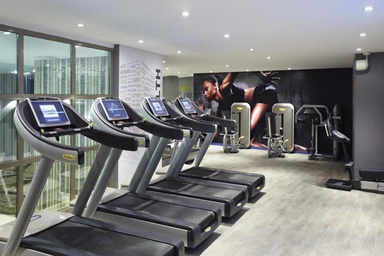 โรงแรมอิสตันบูล โกเนน ภายนอก รูปภาพ The gym at the hotel