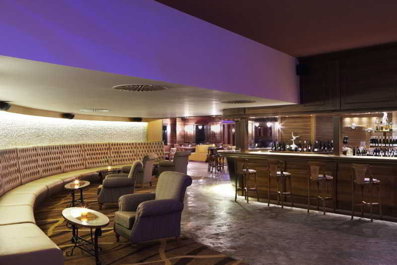 โรงแรมอิสตันบูล โกเนน ภายนอก รูปภาพ The bar at the 101 bar